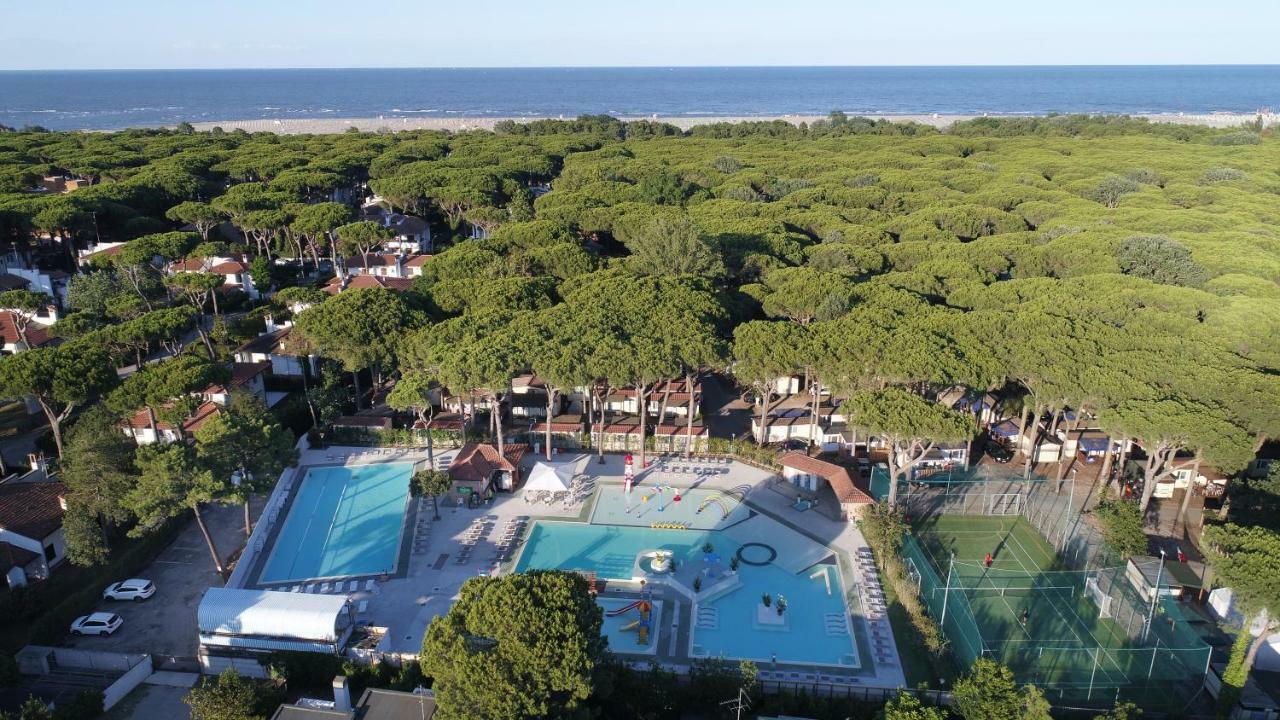 Victoria Mobilehome In Camping Mare E Pineta Lido di Spina Exterior photo
